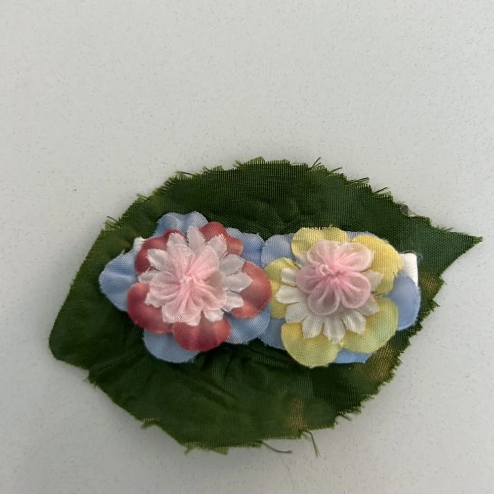 NWT vintage Hair Clip Hand-made of miniature flowers in Aspen CO​